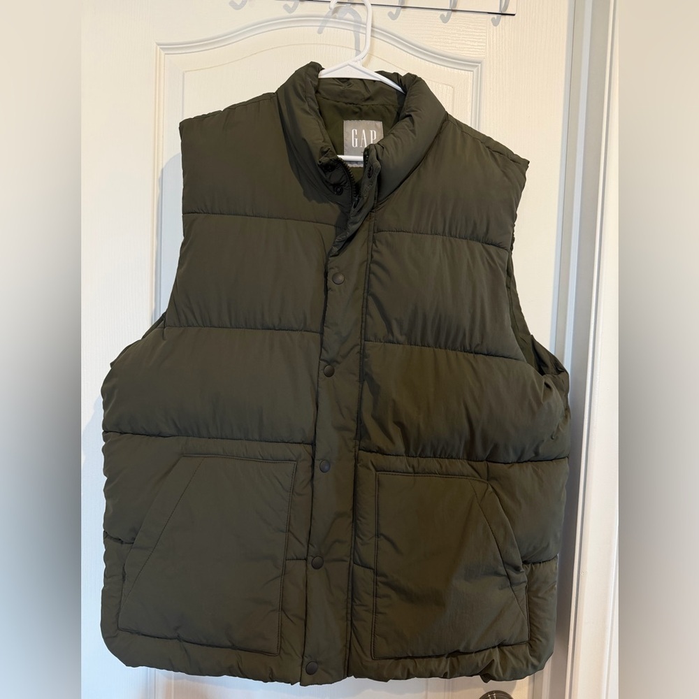 GAP Men's Dark Green Quilted Vest